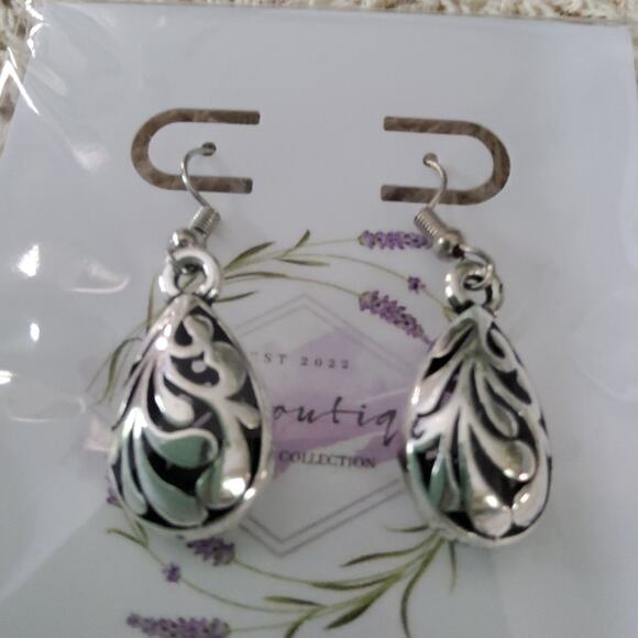 Women's Fashion Hollow Teardrop Dangle Earrings Antique Silver Tone - Picture 8 of 8